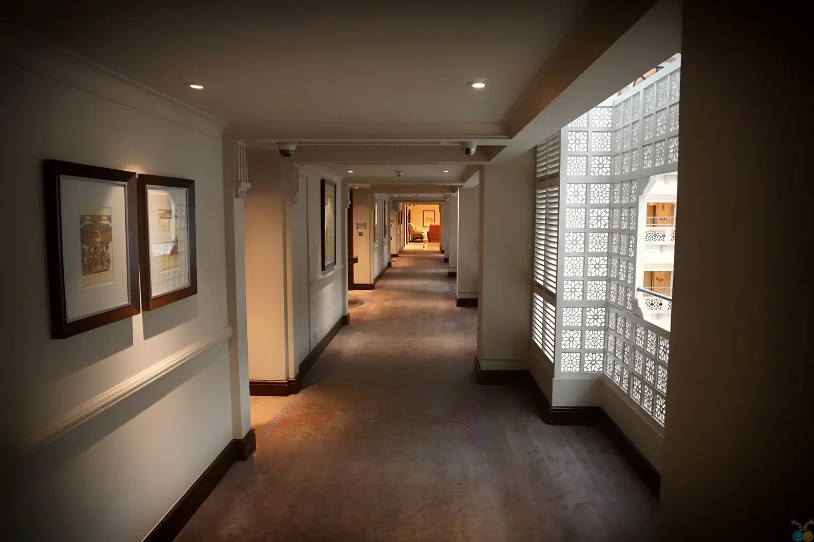Avelorianresorthall  interior corridor